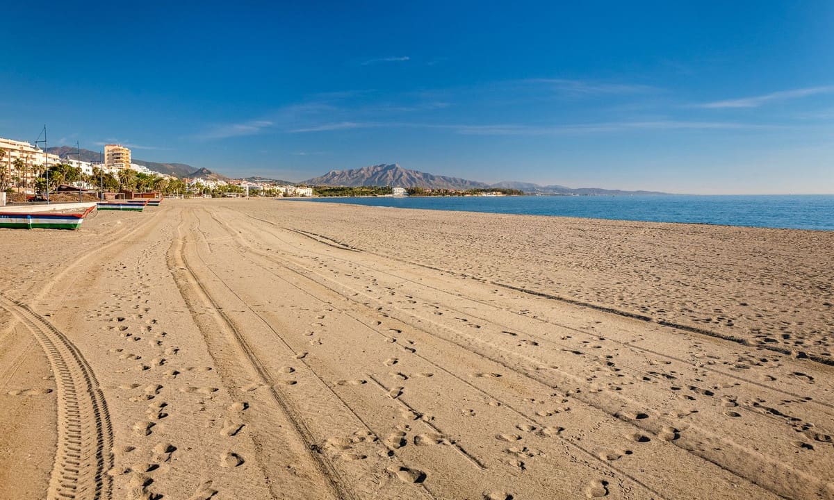 11 sypialnia Komercyjne na sprzedaż w Estepona - 3 300 000 € (Ref: 9524896)