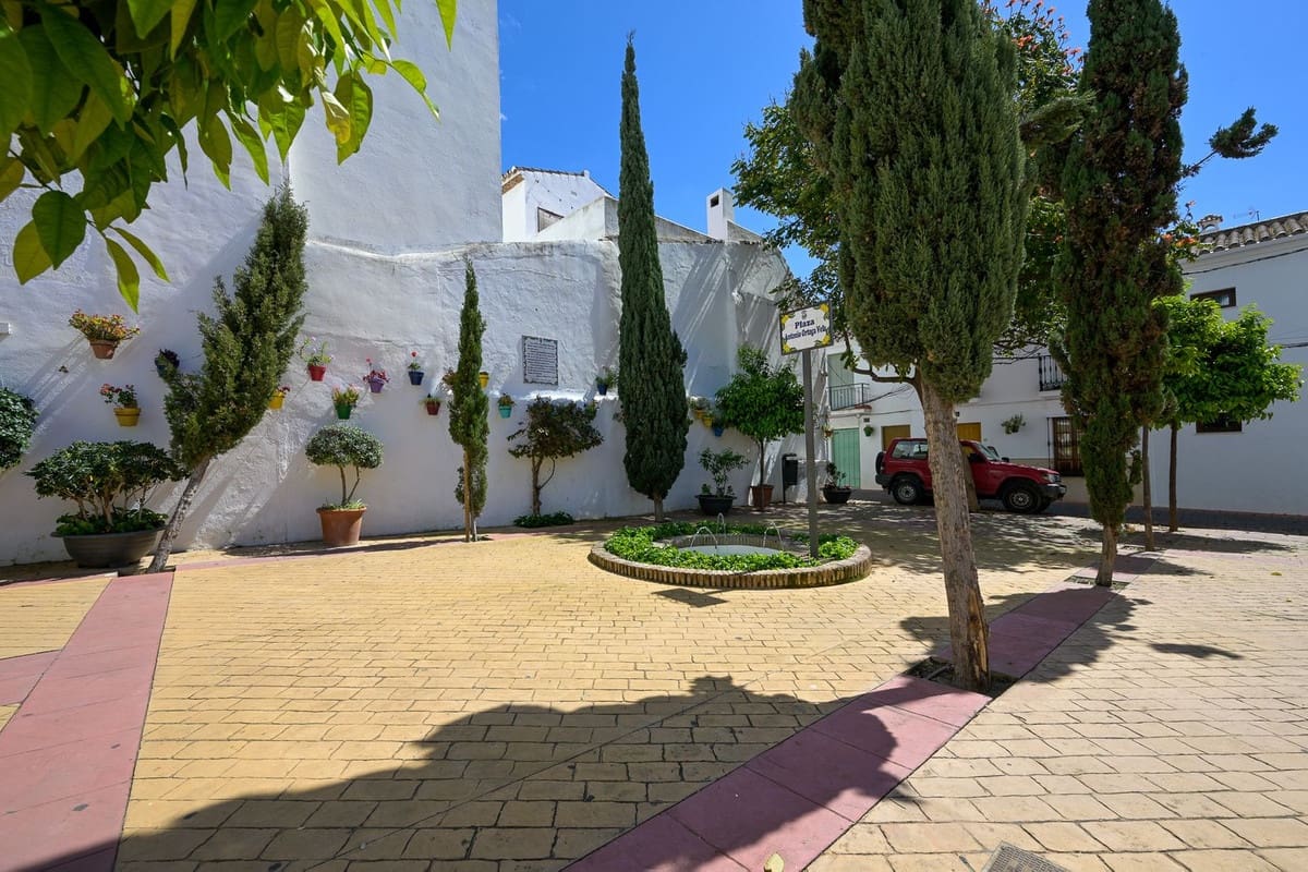 11 sypialnia Komercyjne na sprzedaż w Estepona - 3 300 000 € (Ref: 9524896)