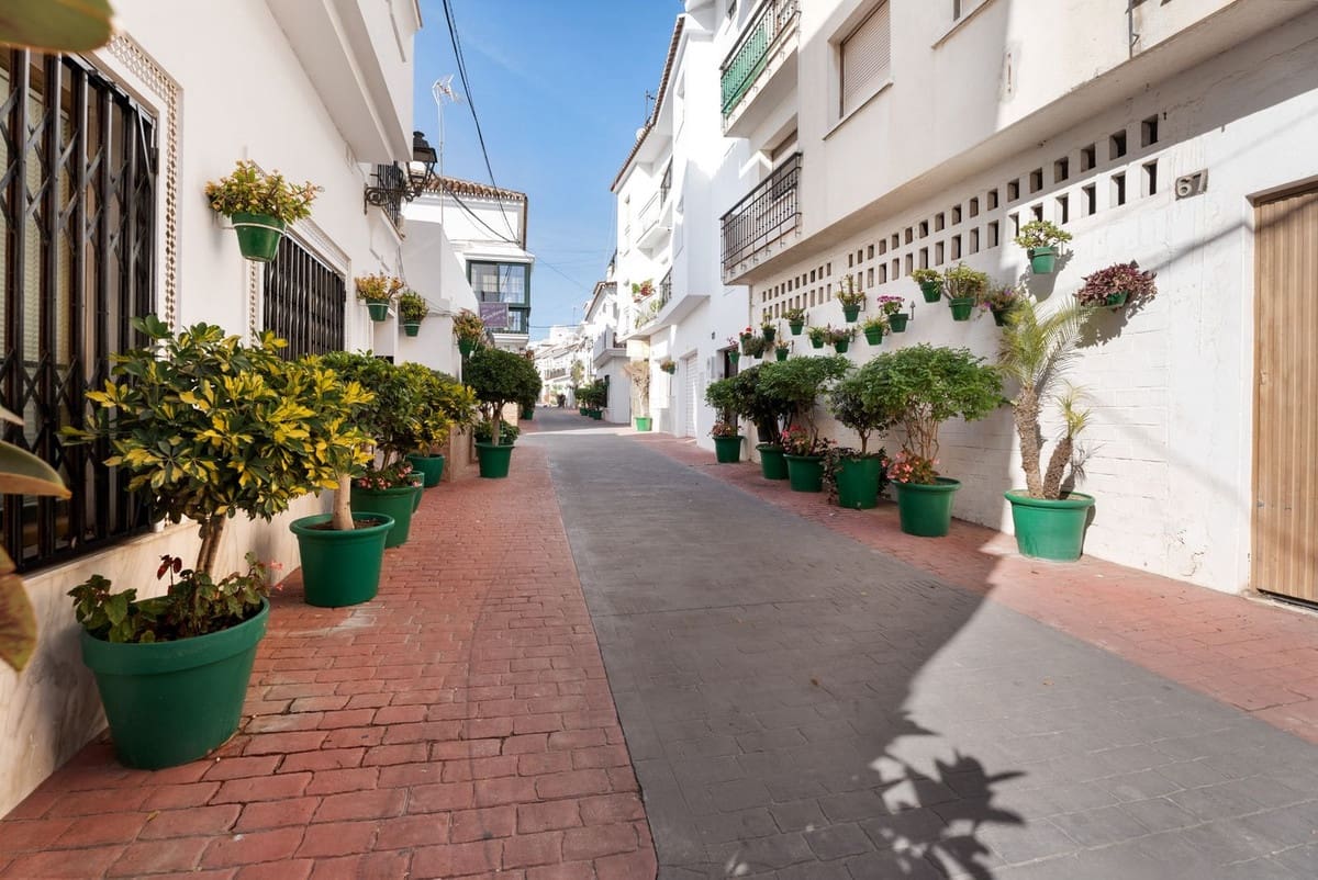 11 sypialnia Komercyjne na sprzedaż w Estepona - 3 300 000 € (Ref: 9524896)