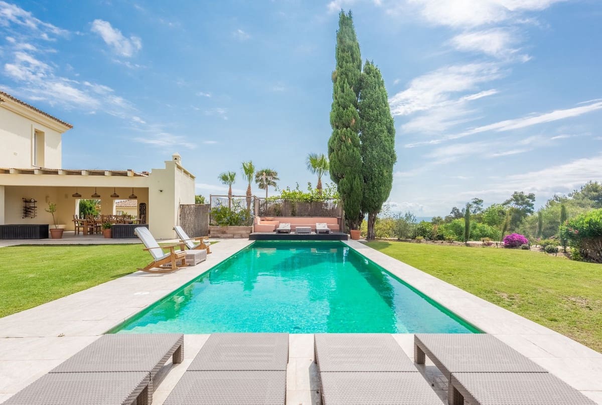 7 bedroom Villa for sale in Sotogrande - € 2,950,000 (Ref: 9524897)