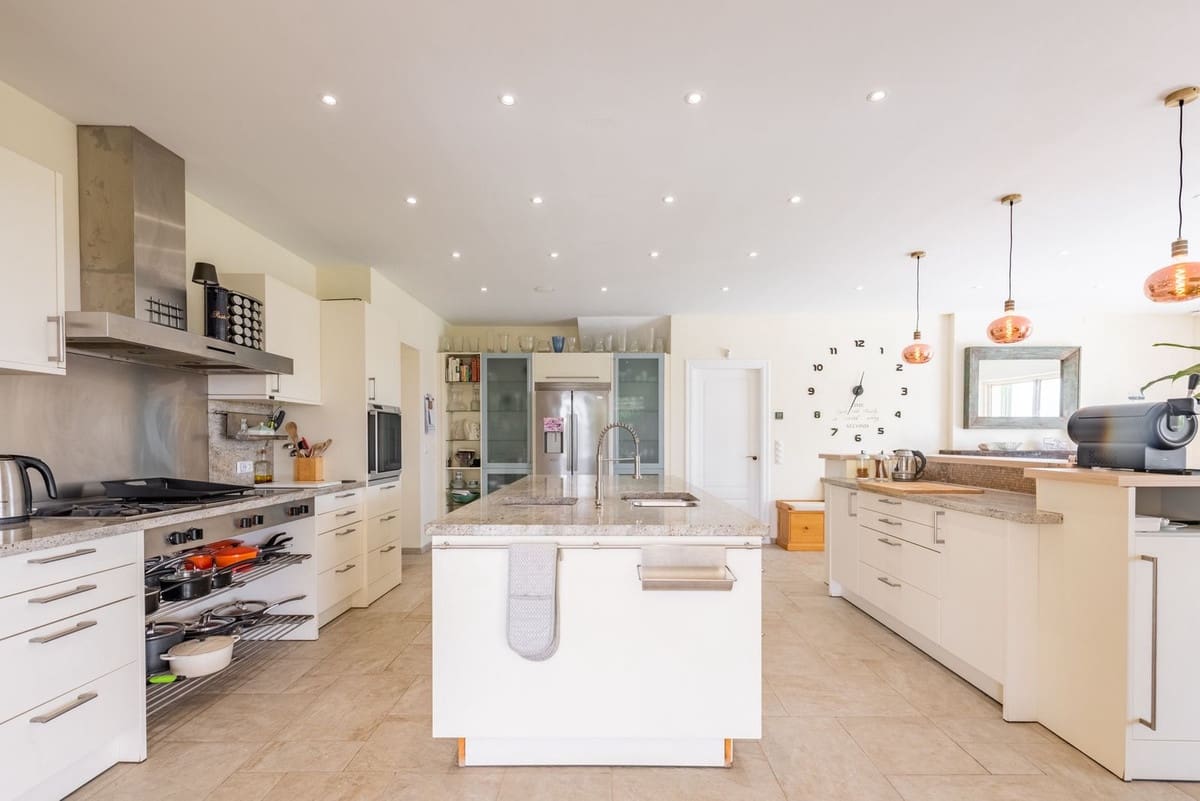 7 bedroom Villa for sale in Sotogrande - € 2,950,000 (Ref: 9524897)