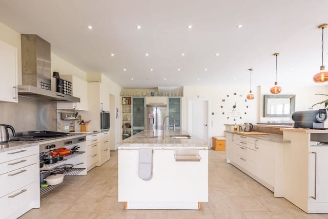 7 soverom Villa til salgs i Sotogrande Alto, San Roque - € 2 950 000 (Ref: 9524897)