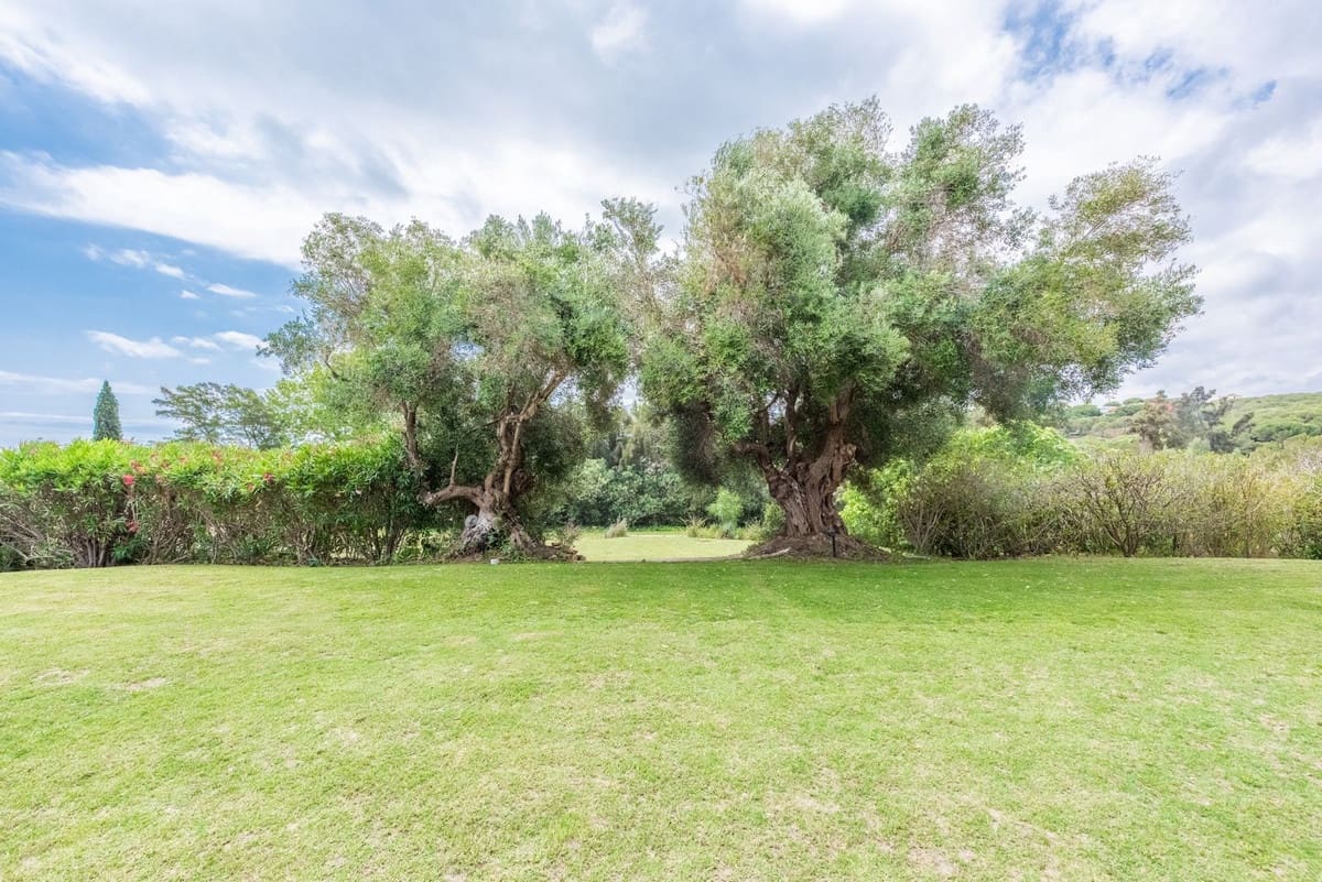 7 bedroom Villa for sale in Sotogrande - € 2,950,000 (Ref: 9524897)