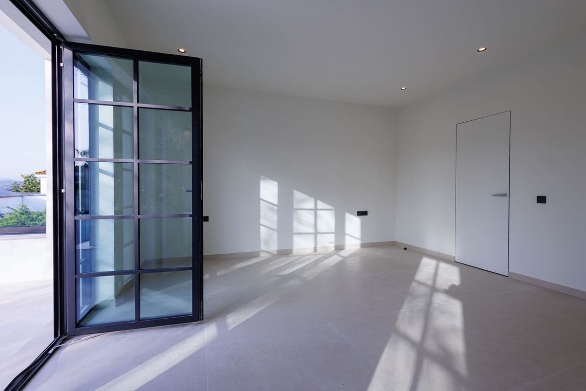 3 soverom Villa til salgs i Sotogrande med garasje - € 2 580 000 (Ref: 9524899)