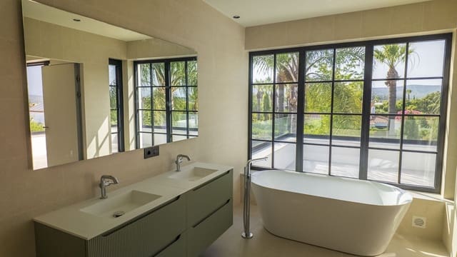 3 soverom Villa til salgs i Sotogrande, San Roque med garasje - € 2 580 000 (Ref: 9524899)