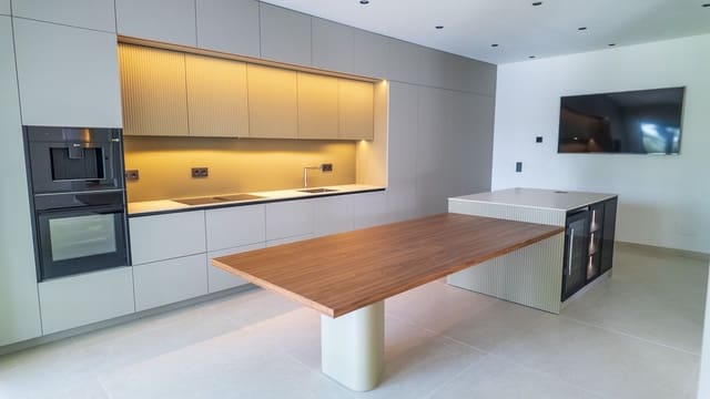 3 sypialnia Willa na sprzedaż w Sotogrande, San Roque z garażem - 2 580 000 € (Ref: 9524899)