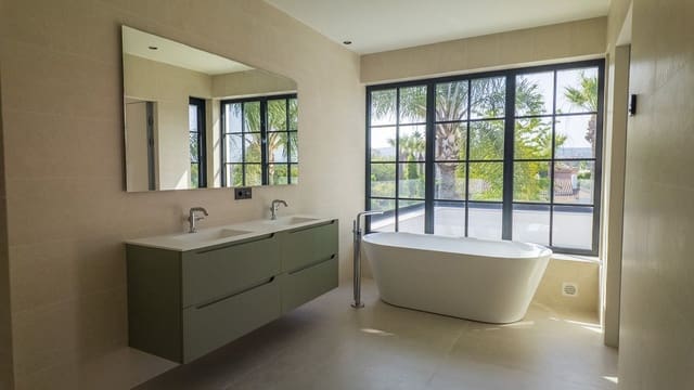 3 sypialnia Willa na sprzedaż w Sotogrande, San Roque z garażem - 2 580 000 € (Ref: 9524899)