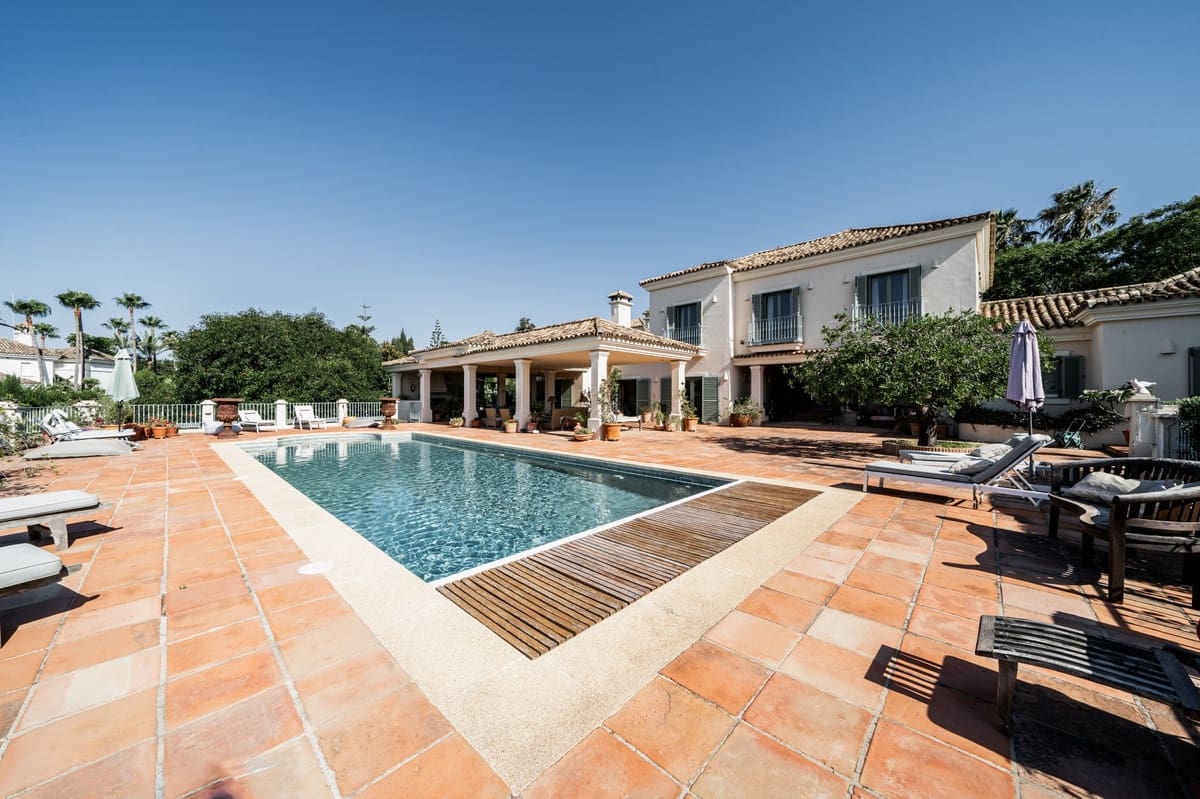 9 bedroom Villa for sale in Sotogrande - € 3,600,000 (Ref: 9524902)