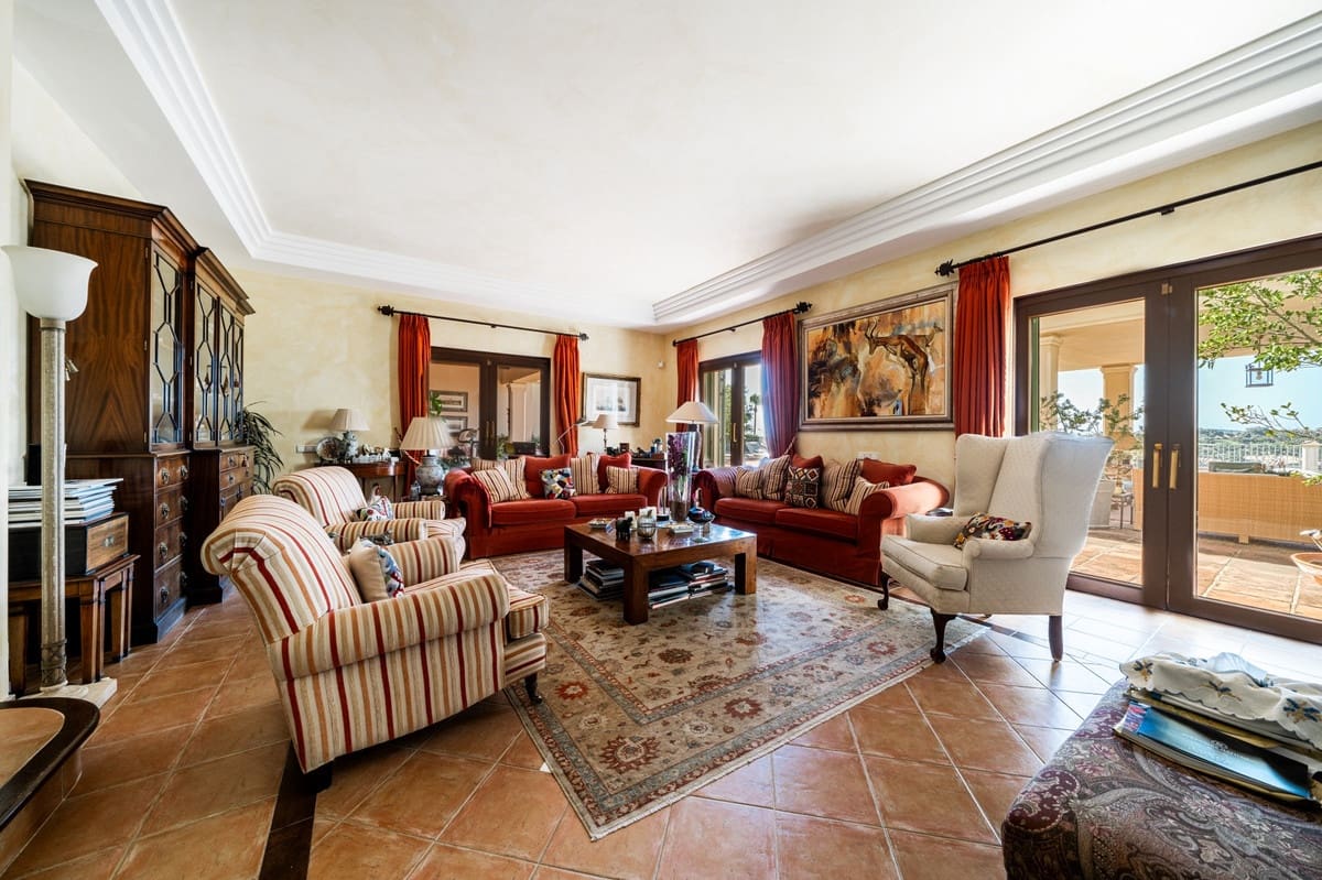 9 bedroom Villa for sale in Sotogrande - € 3,600,000 (Ref: 9524902)