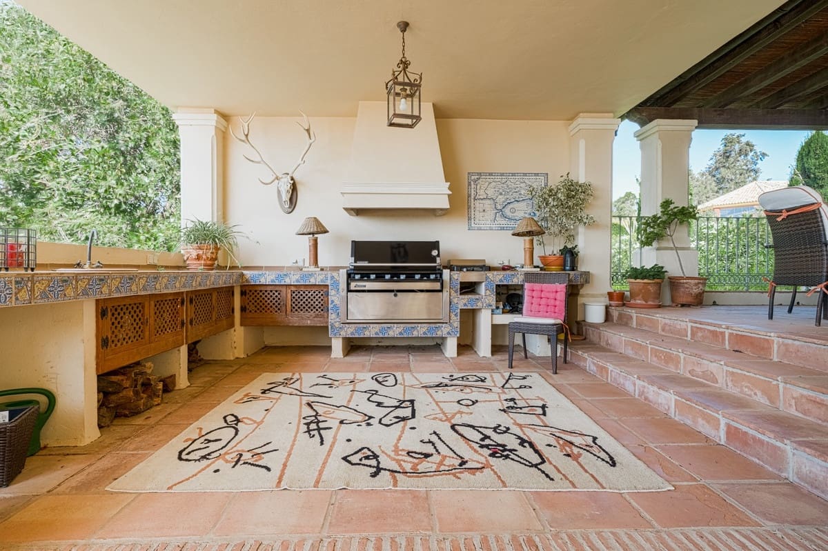 9 bedroom Villa for sale in Sotogrande - € 3,600,000 (Ref: 9524902)