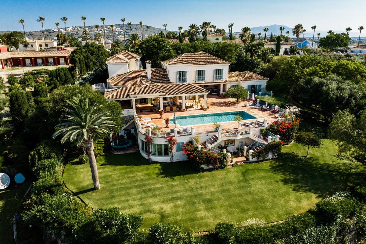 9 bedroom Villa for sale in Sotogrande - € 3,600,000 (Ref: 9524902)