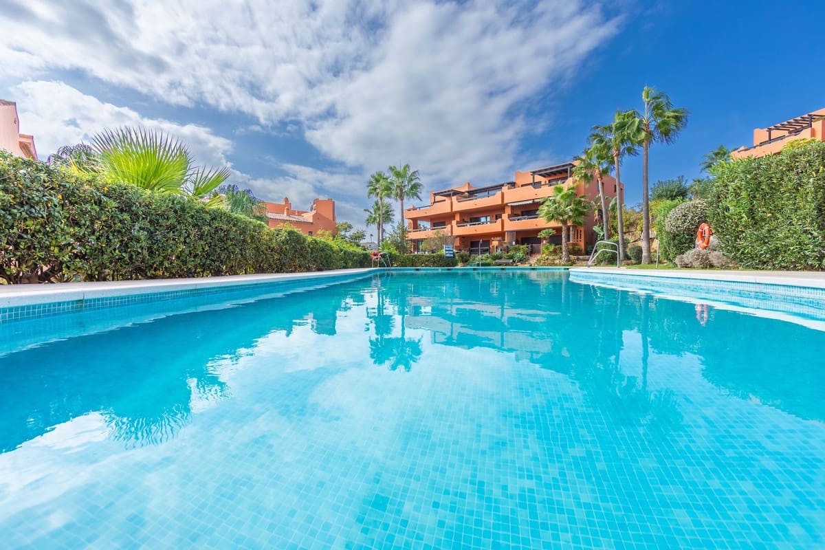 2 Zimmer Apartment zu verkaufen in Estepona mit Garage - 530.000 € (Ref: 9524903)