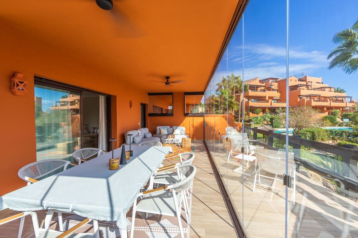 2 Zimmer Apartment zu verkaufen in Estepona mit Garage - 530.000 € (Ref: 9524903)