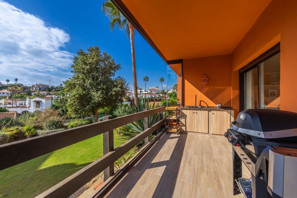 2 Zimmer Apartment zu verkaufen in Estepona mit Garage - 530.000 € (Ref: 9524903)