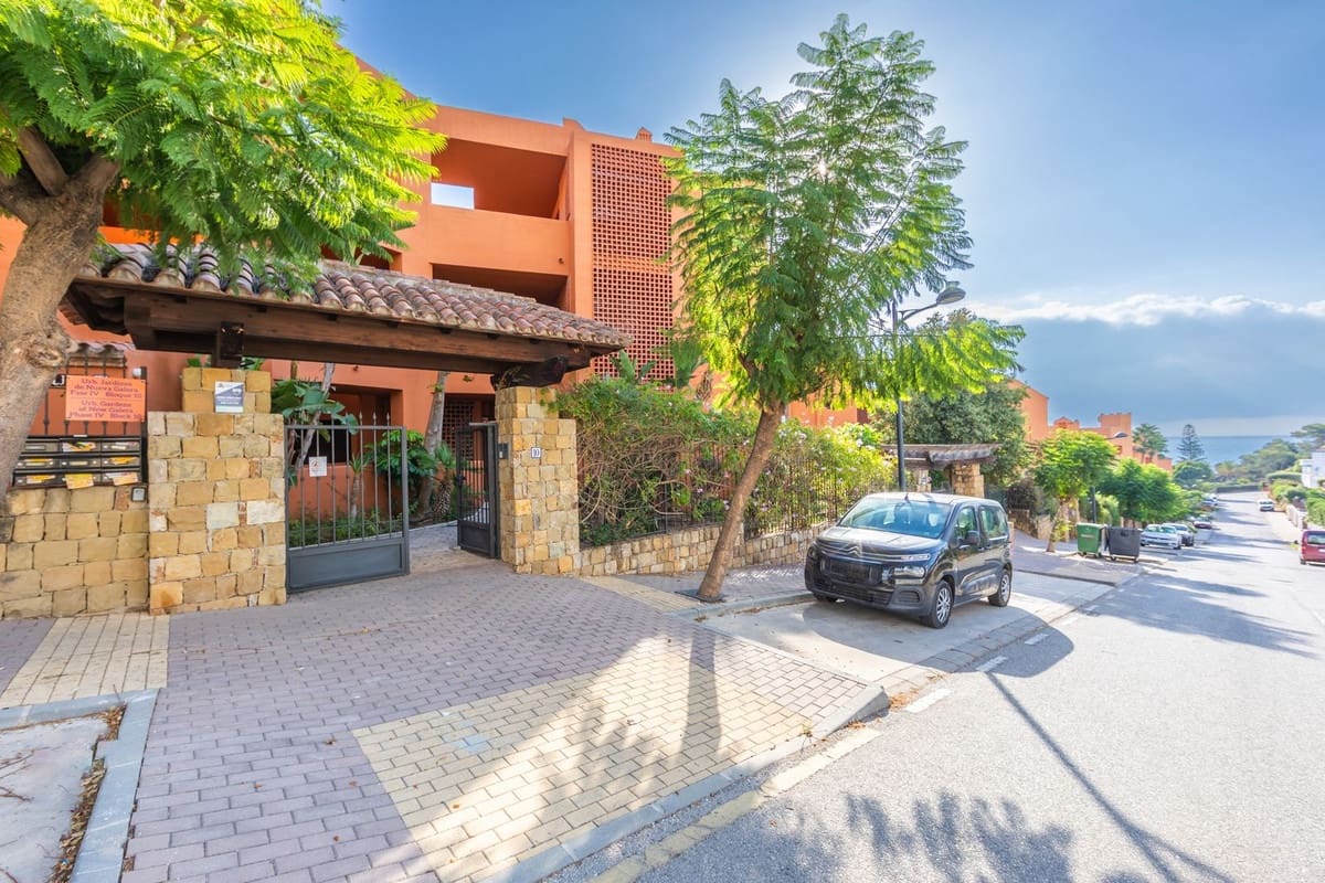 2 Zimmer Apartment zu verkaufen in Estepona mit Garage - 530.000 € (Ref: 9524903)