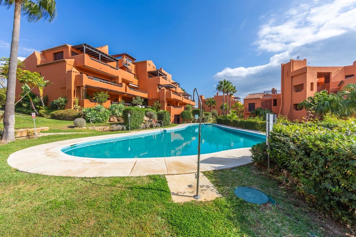 2 Zimmer Apartment zu verkaufen in Estepona mit Garage - 530.000 € (Ref: 9524903)