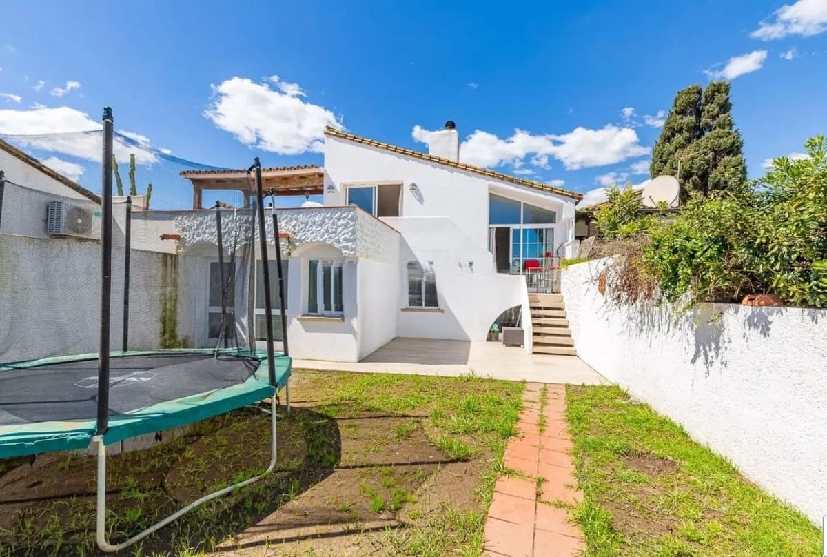 3 soveværelse Byhus til salg i New Golden Mile - € 495.000 (Ref: 9524904)