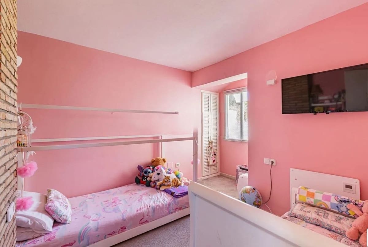 3 soveværelse Byhus til salg i New Golden Mile - € 495.000 (Ref: 9524904)