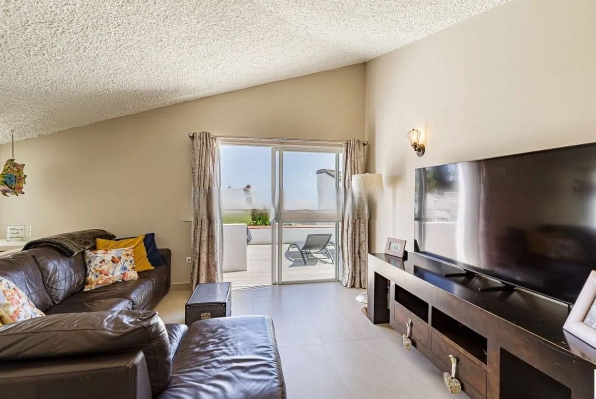 3 soveværelse Byhus til salg i New Golden Mile - € 495.000 (Ref: 9524904)