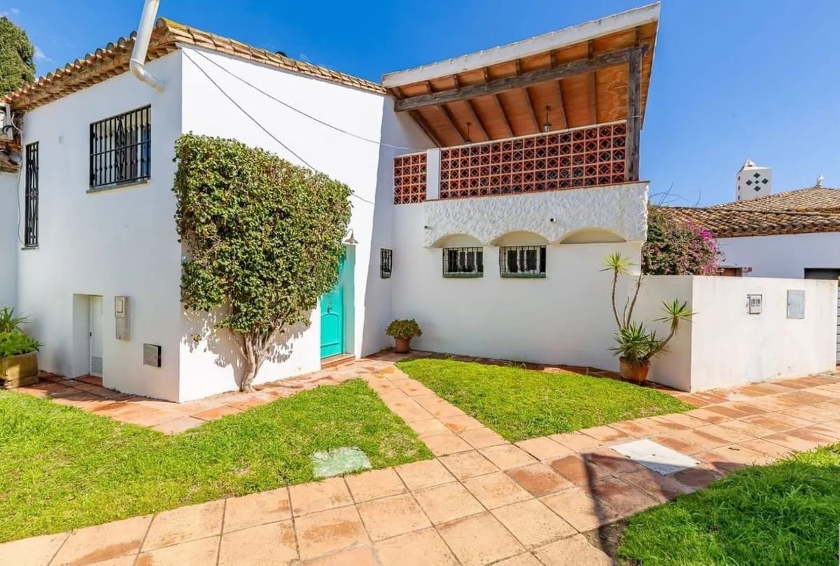 3 soveværelse Byhus til salg i New Golden Mile - € 495.000 (Ref: 9524904)