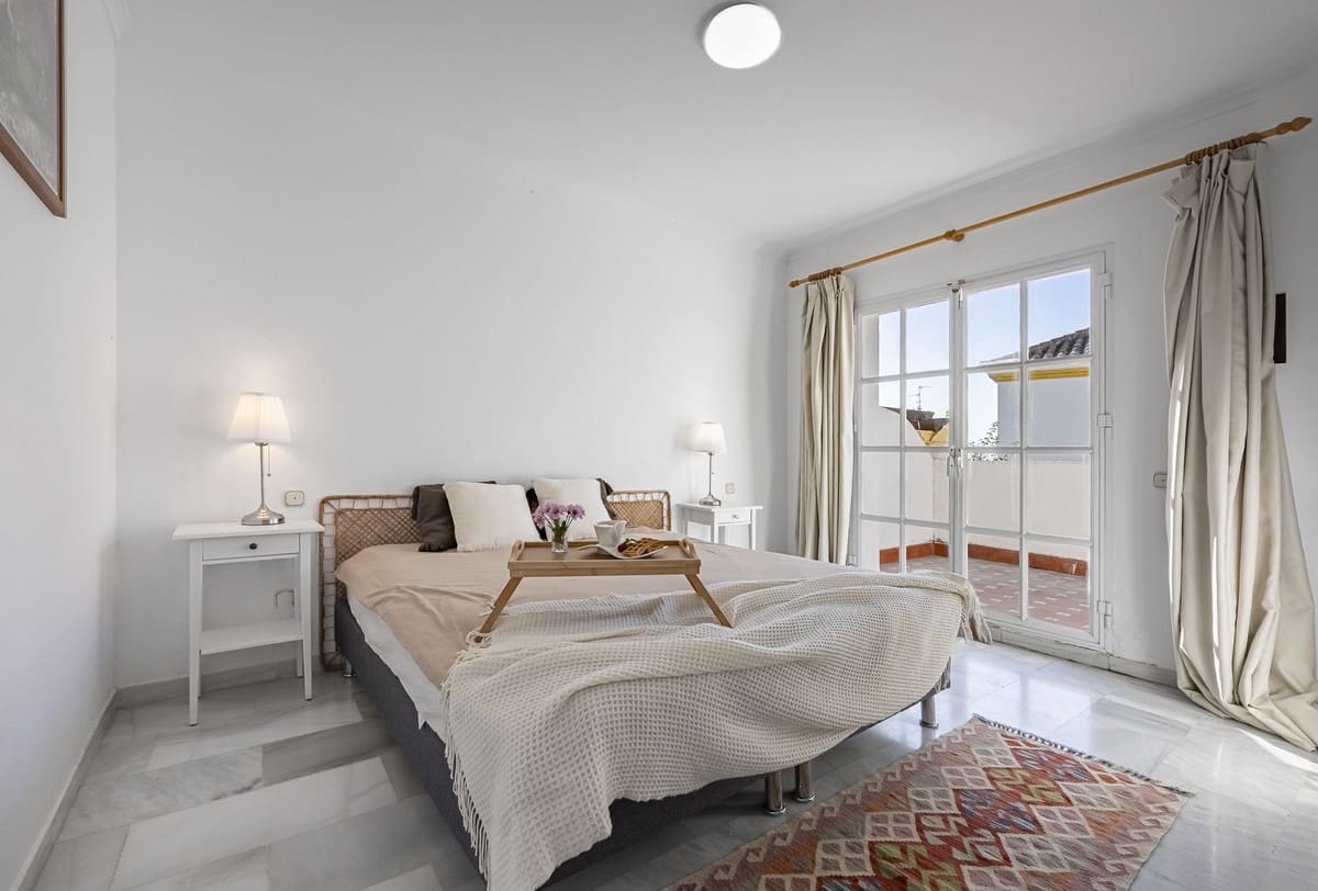 3 quarto Casa em Banda para venda em New Golden Mile - 520 000 € (Ref: 9524905)