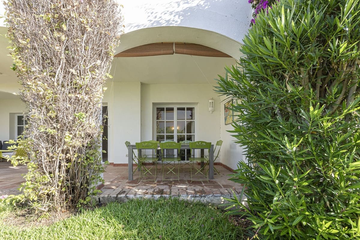 3 quarto Casa em Banda para venda em New Golden Mile - 520 000 € (Ref: 9524905)