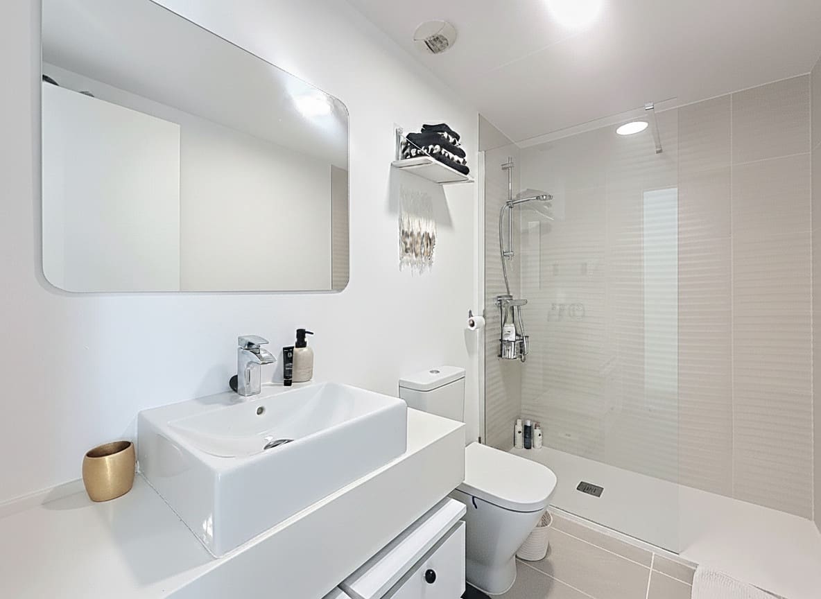 2 bedroom Apartment for sale in Estepona - € 515,000 (Ref: 9524906)