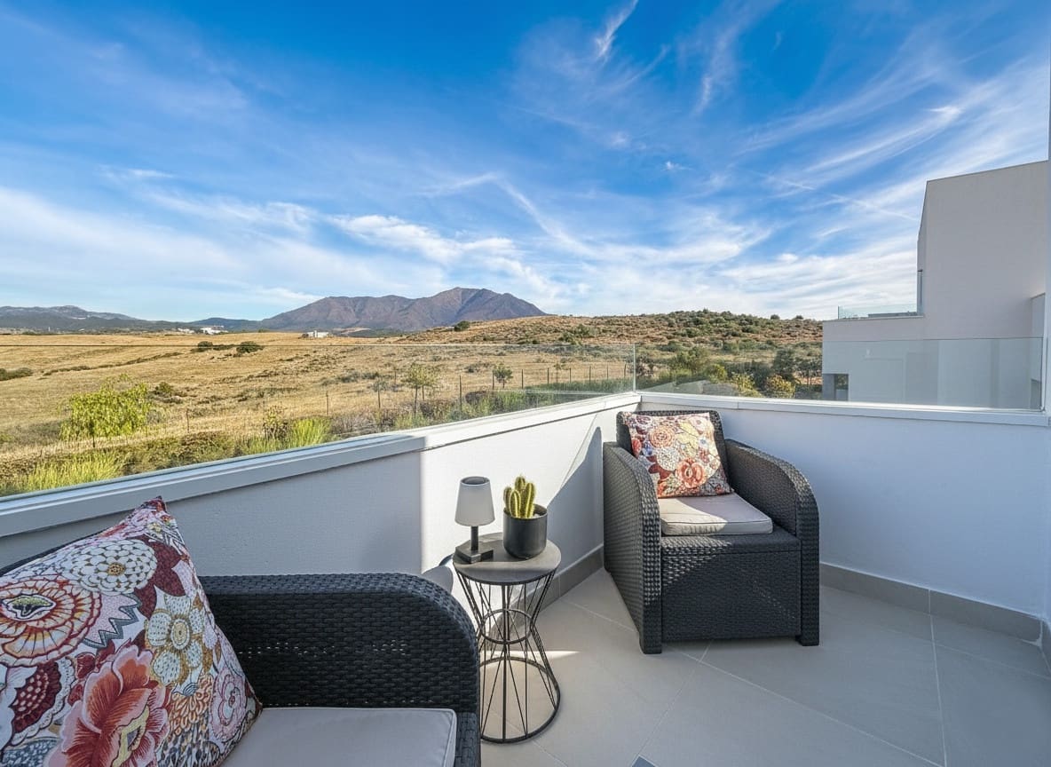2 bedroom Apartment for sale in Estepona - € 515,000 (Ref: 9524906)