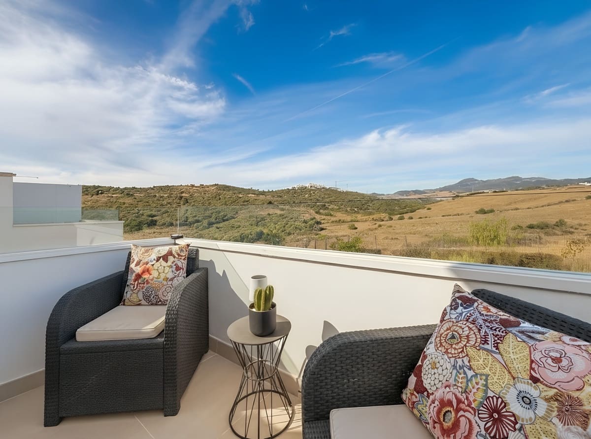 2 bedroom Apartment for sale in Estepona - € 515,000 (Ref: 9524906)