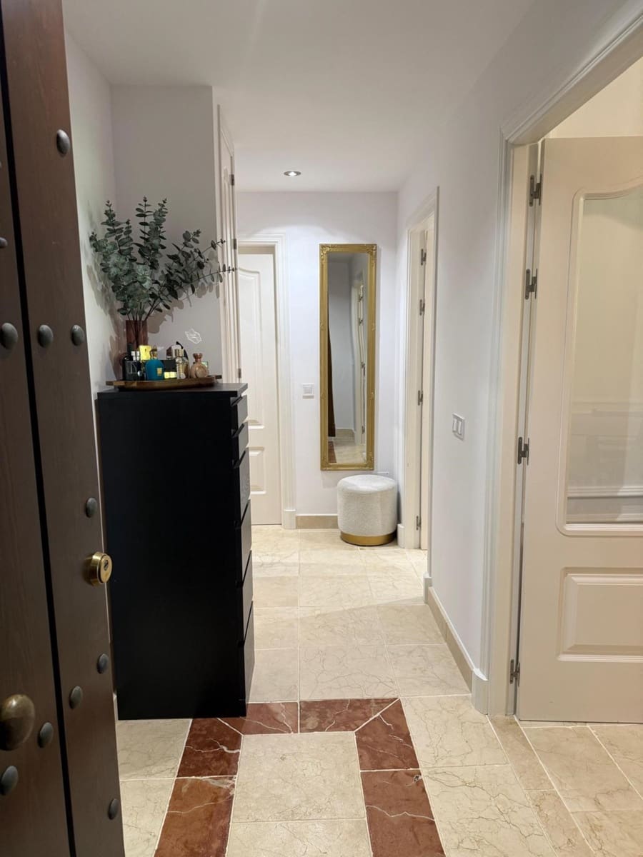 Apartamento de 2 habitaciones en Estepona en venta - 500.000 € (Ref: 9524909)