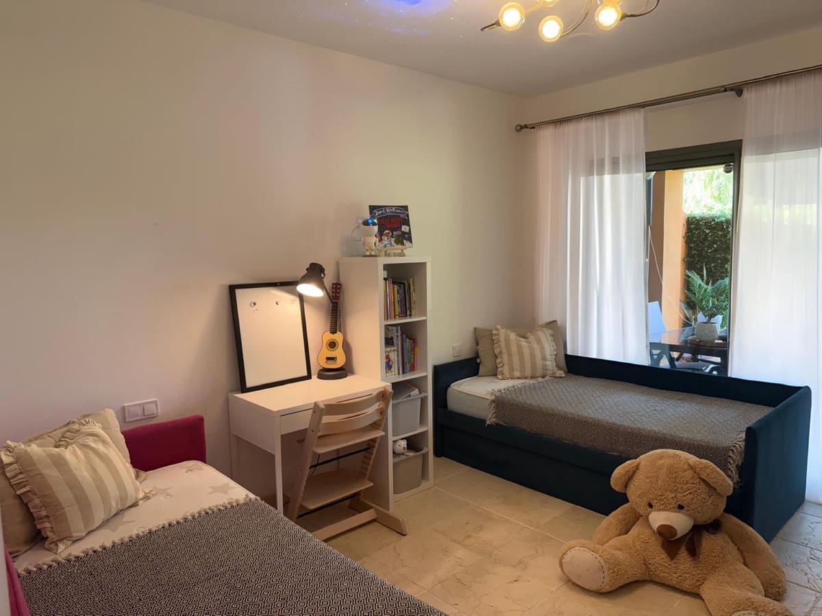 Apartamento de 2 habitaciones en Estepona en venta - 500.000 € (Ref: 9524909)