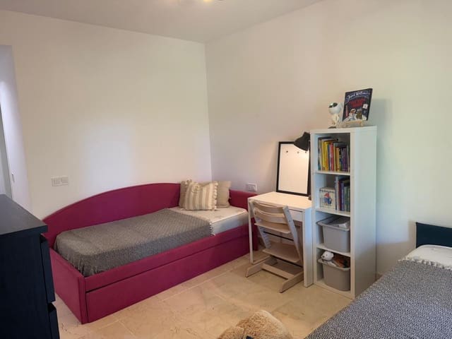 Apartamento de 2 habitaciones en Estepona en venta - 500.000 € (Ref: 9524909)