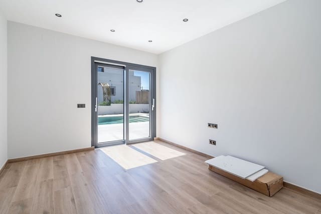 3 soverom Villa til salgs i Buenas Noches, Estepona - € 1 300 000 (Ref: 9532298)