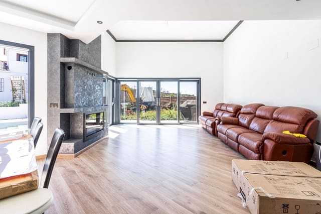 3 soverom Villa til salgs i Buenas Noches, Estepona - € 1 300 000 (Ref: 9532298)