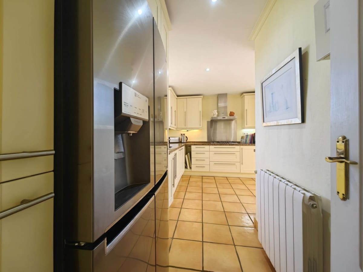 3 soveværelse Villa til salg i Estepona - € 1.200.000 (Ref: 9532299)