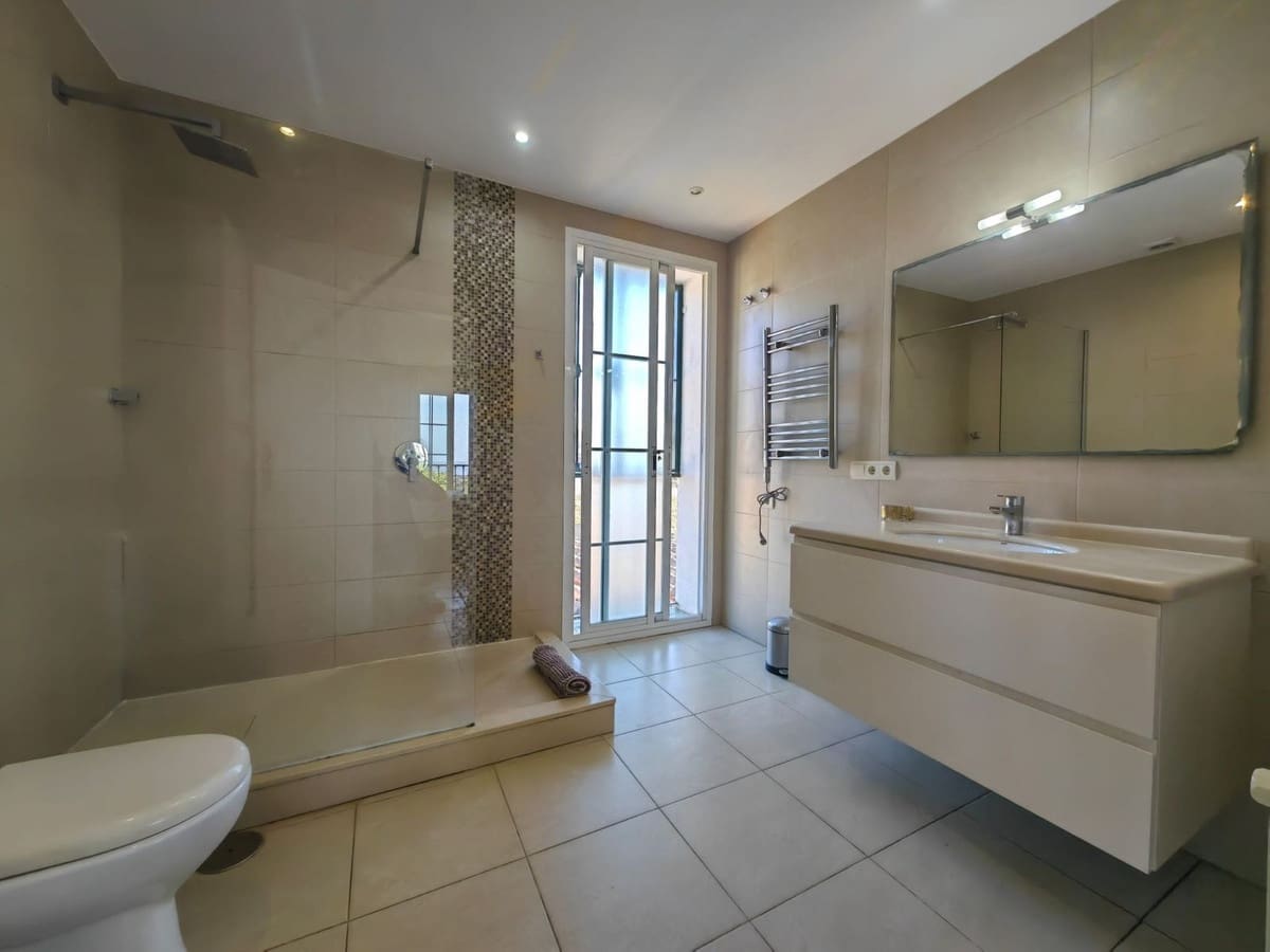 3 soveværelse Villa til salg i Estepona - € 1.200.000 (Ref: 9532299)