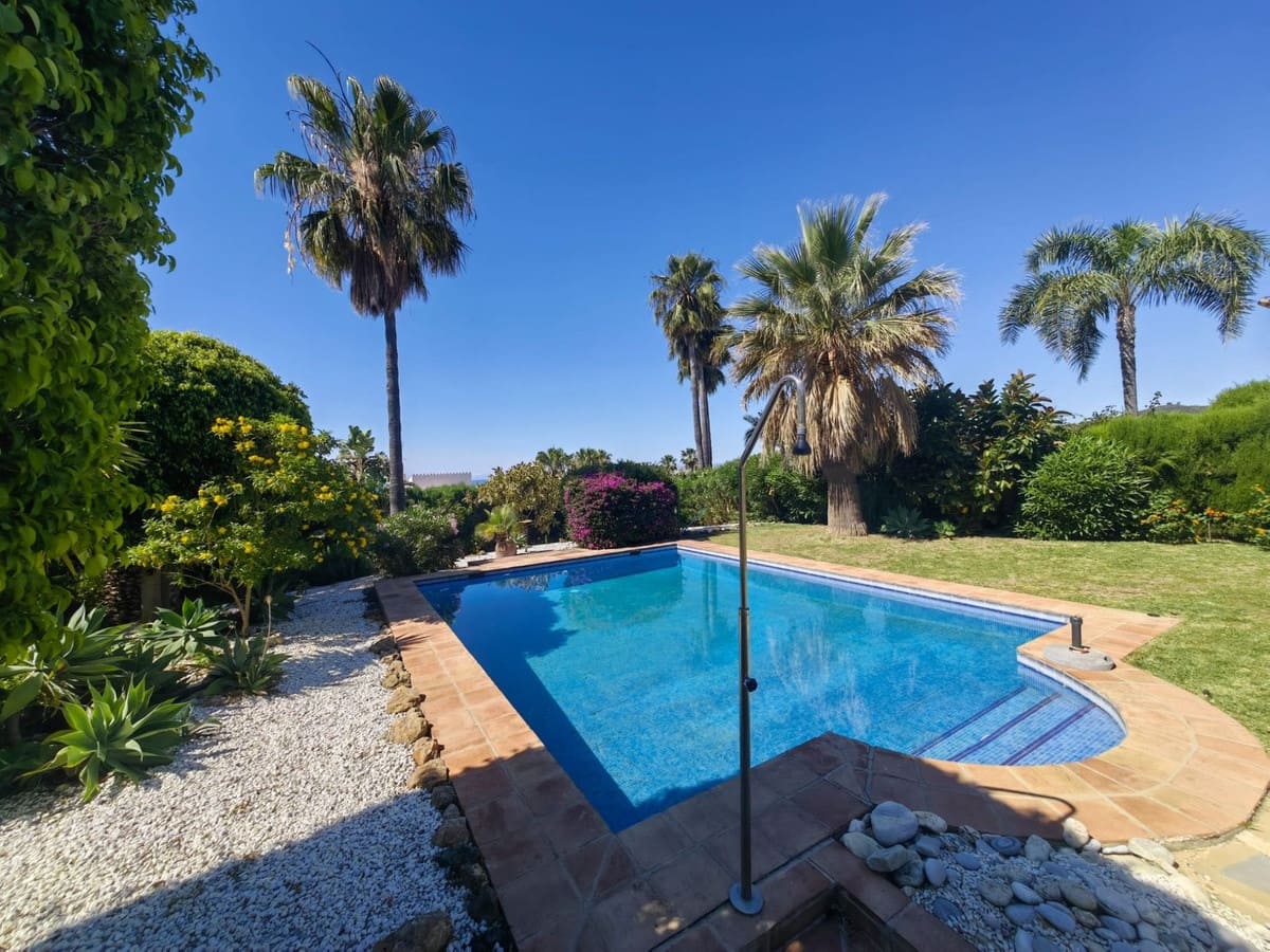3 soveværelse Villa til salg i Estepona - € 1.200.000 (Ref: 9532299)