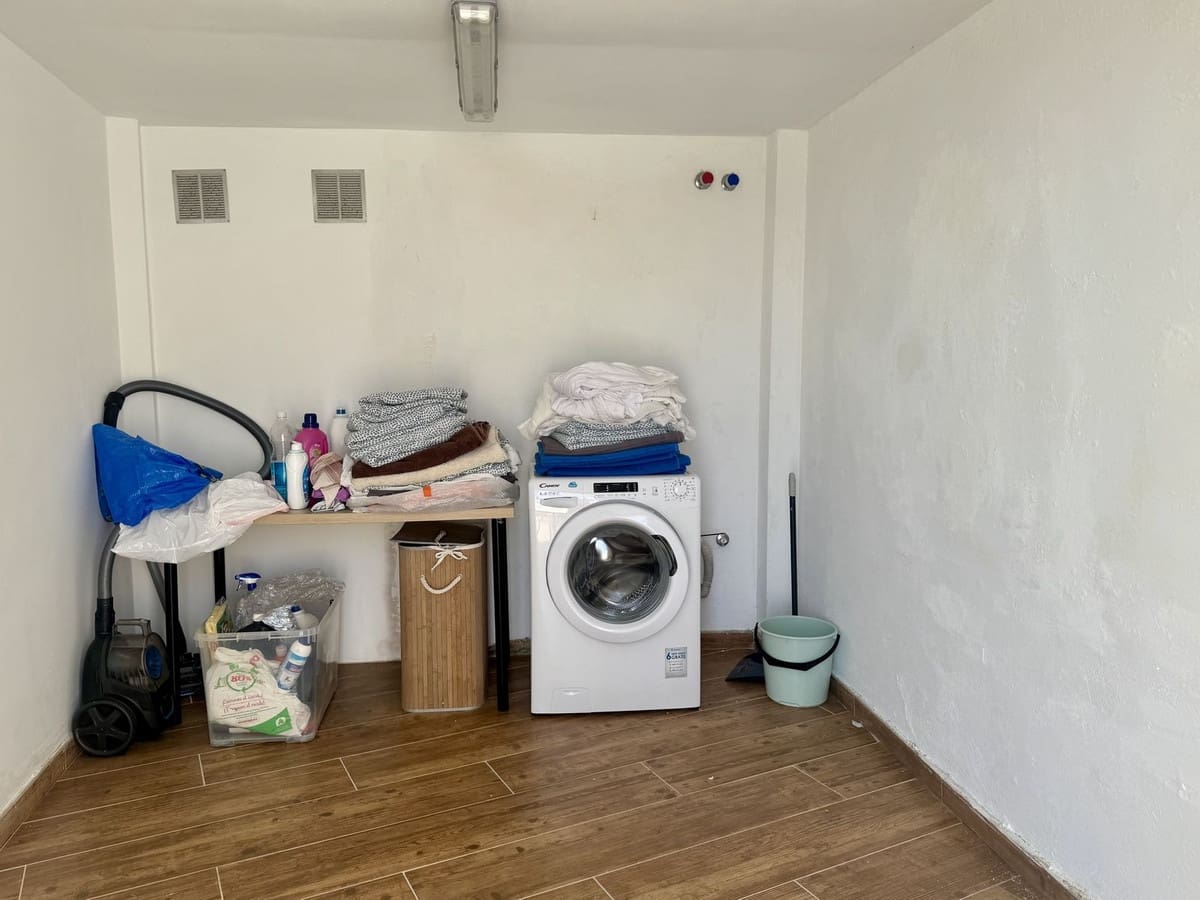 4 soveværelse Villa til salg i Estepona - € 1.149.000 (Ref: 9532300)