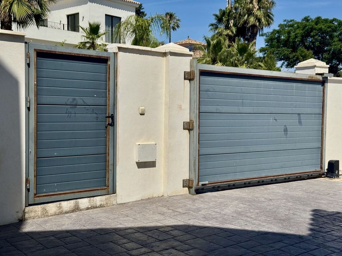 4 soveværelse Villa til salg i Estepona - € 1.149.000 (Ref: 9532300)