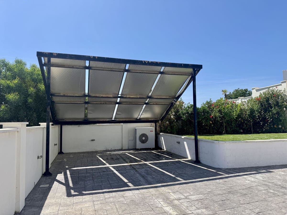 4 soveværelse Villa til salg i Estepona - € 1.149.000 (Ref: 9532300)