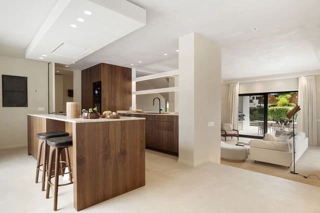 4 bedroom Villa for sale in Benahavís - € 3,450,000 (Ref: 9544501)