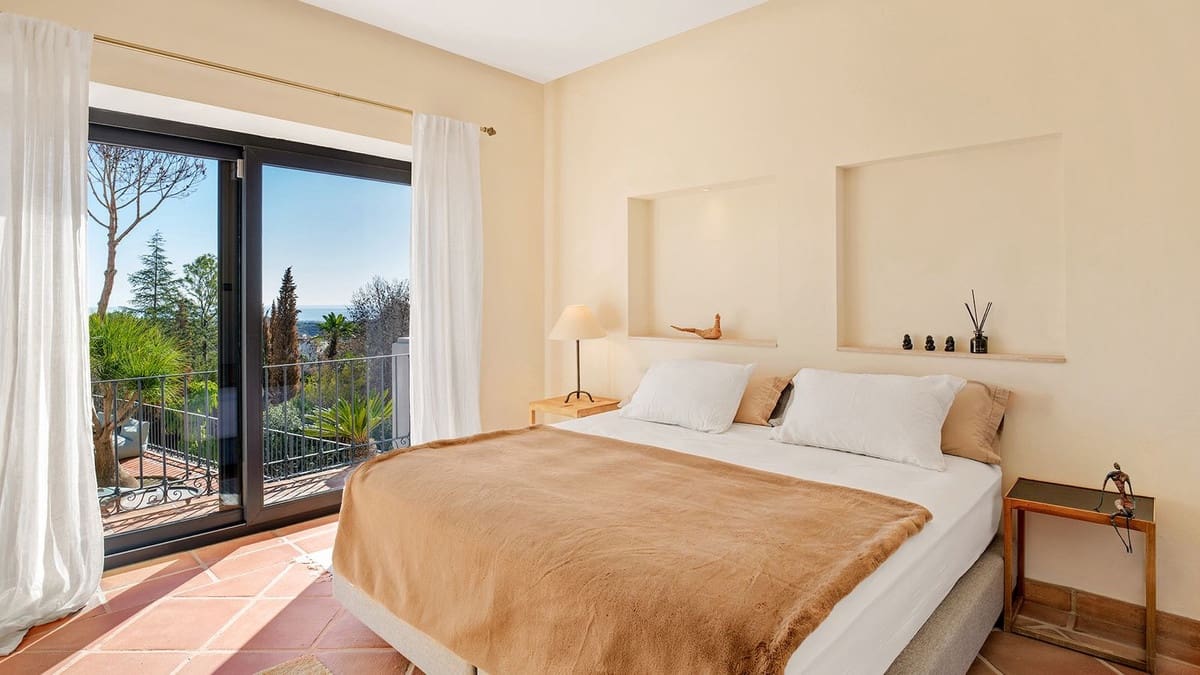 4 slaapkamer Villa te koop in El Madronal met garage - € 3.450.000 (Ref: 9544502)