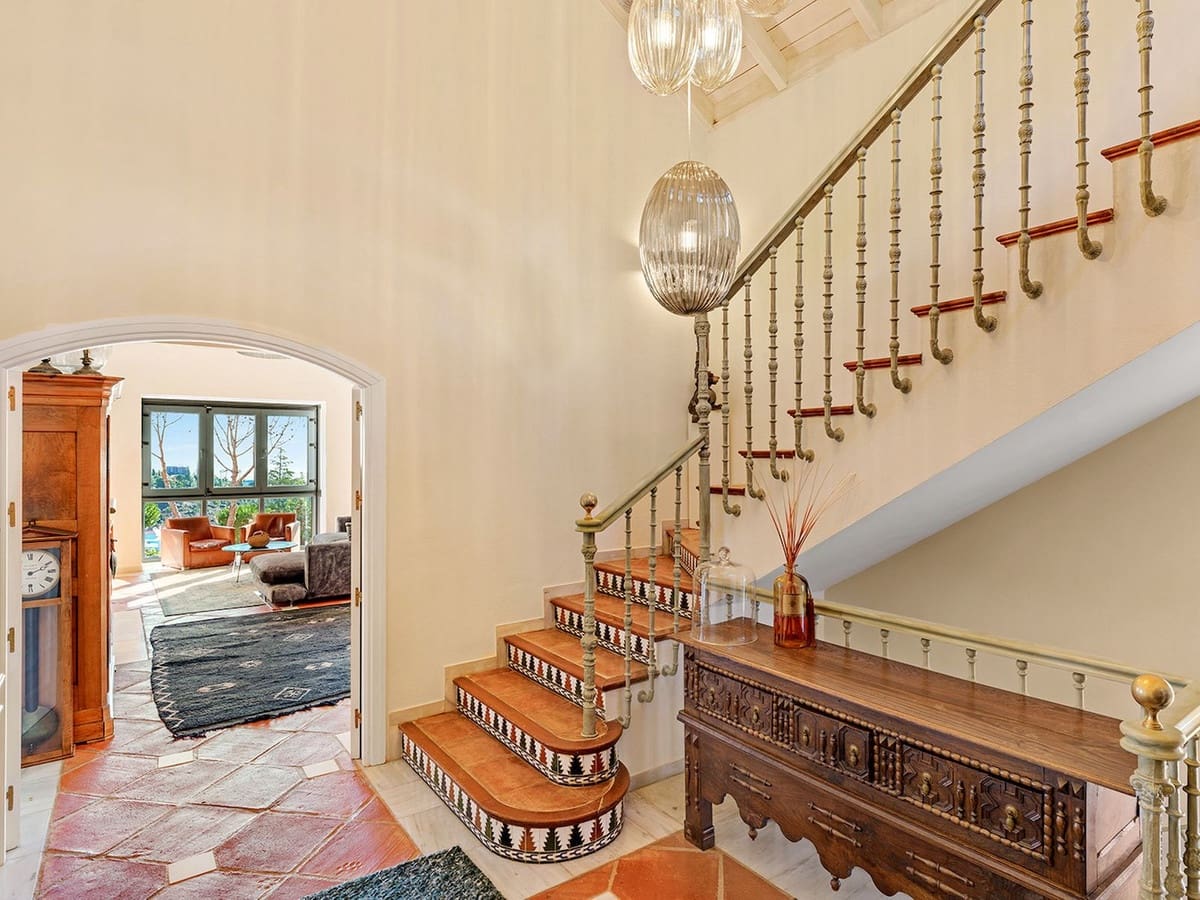 4 slaapkamer Villa te koop in El Madronal met garage - € 3.450.000 (Ref: 9544502)