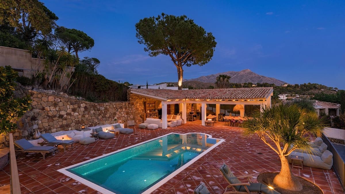 4 slaapkamer Villa te koop in El Madronal met garage - € 3.450.000 (Ref: 9544502)