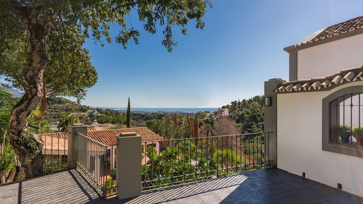 4 slaapkamer Villa te koop in El Madronal met garage - € 3.450.000 (Ref: 9544502)