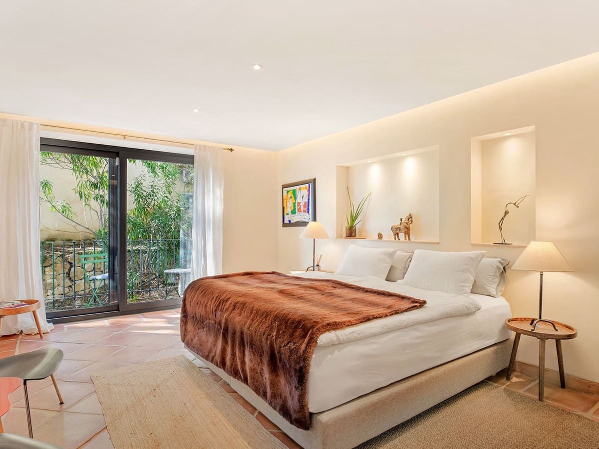 4 bedroom Villa for sale in El Madronal with garage - € 3,450,000 (Ref: 9544502)