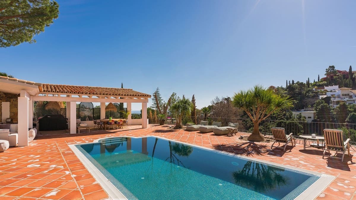 4 bedroom Villa for sale in El Madronal with garage - € 3,450,000 (Ref: 9544502)