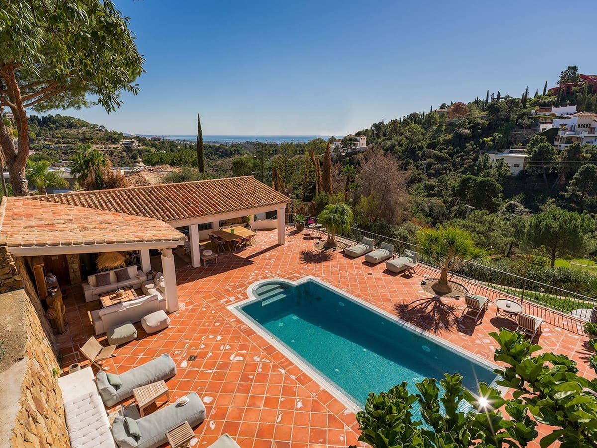 4 bedroom Villa for sale in El Madronal with garage - € 3,450,000 (Ref: 9544502)