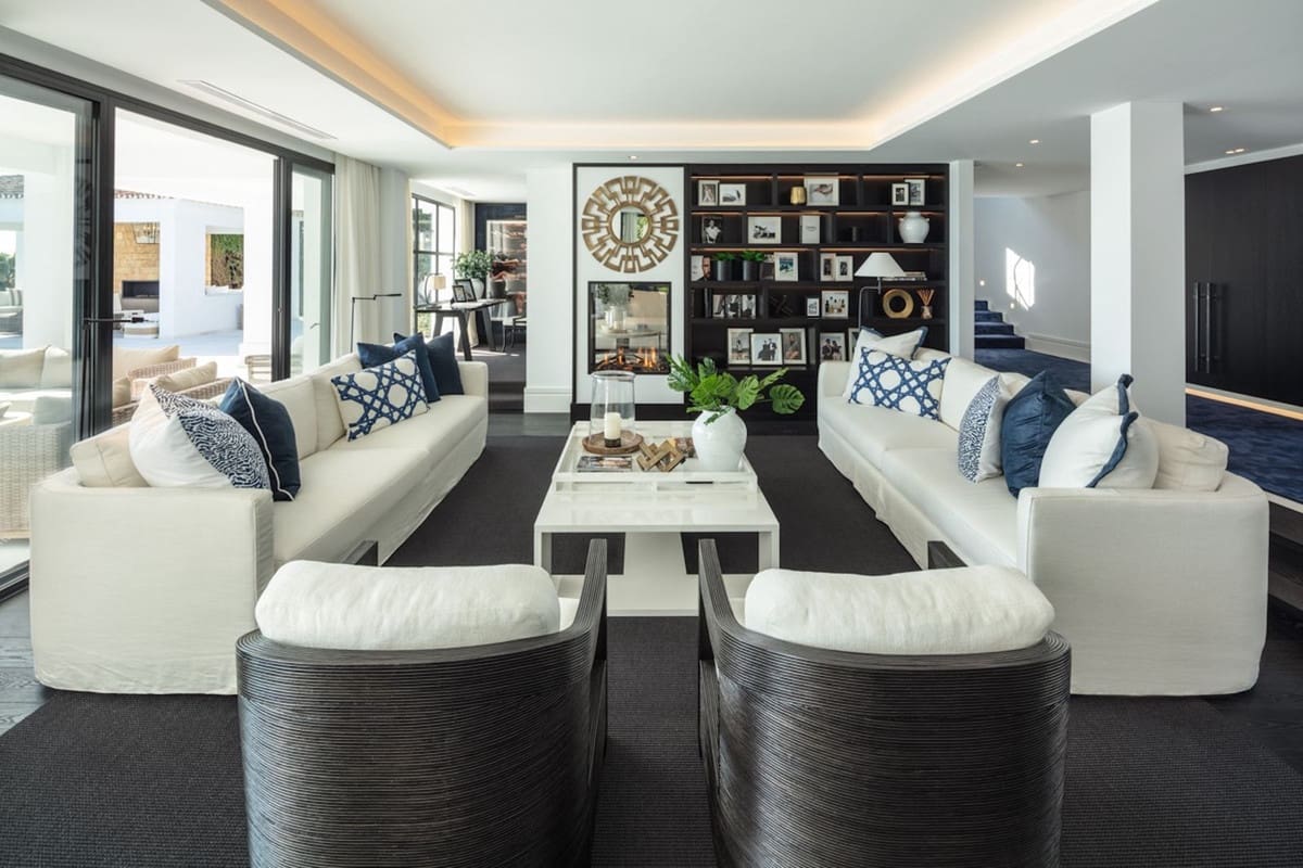 5 bedroom Villa for sale in Nueva Andalucia - € 10,950,000 (Ref: 9544504)