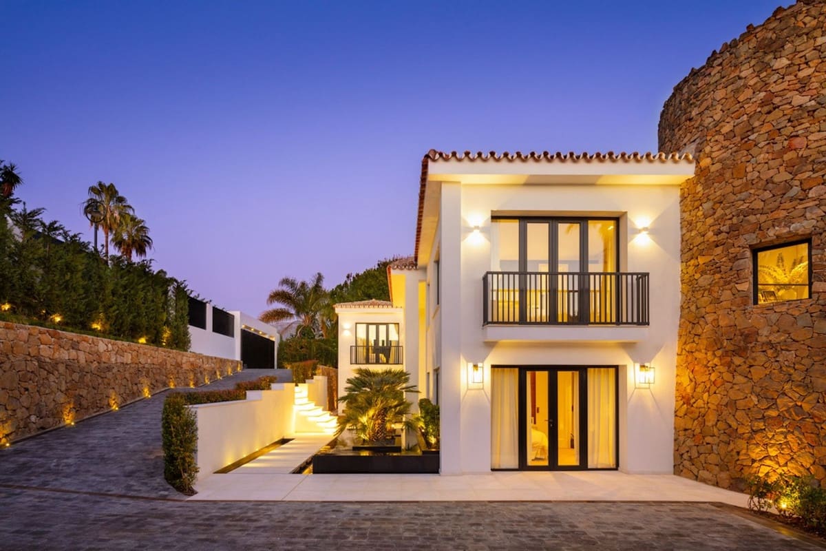 5 bedroom Villa for sale in Nueva Andalucia - € 10,950,000 (Ref: 9544504)